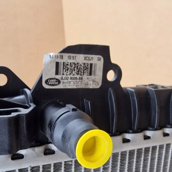 Radiateur d'eau OEM C4WVU pour Jaguar E-Pace Land Rover image 4