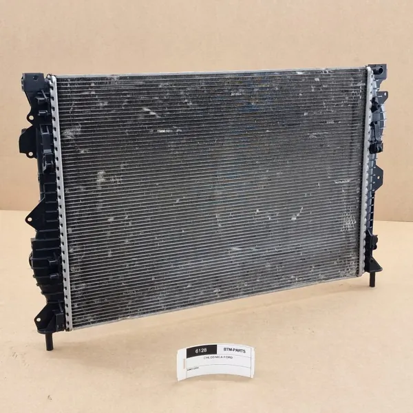 Radiateur d'eau OEM C4WVU pour Jaguar E-Pace Land Rover image 7