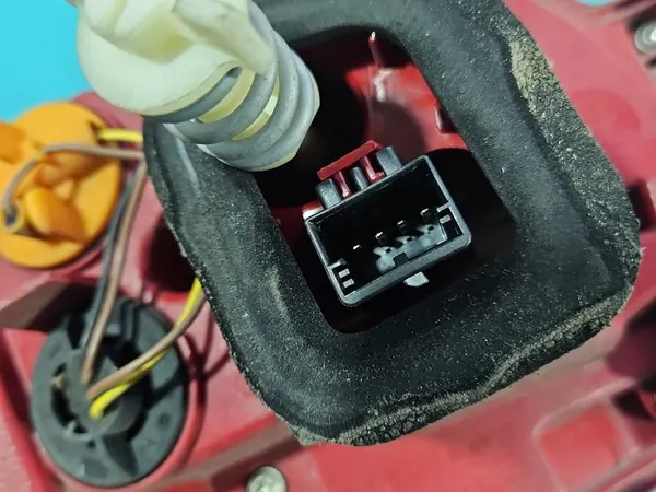 Luz Trasera Izquierda Sedán VW Passat B7 LED OEM 3AE945207B image 9