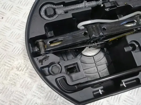 Juego de herramientas Peugeot 208/2008 OEM FRE59097 - Usado image 3