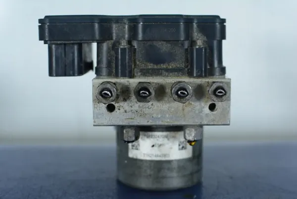 Chrysler ABS-Pumpe OEM P68232470AB - Gebraucht image 2