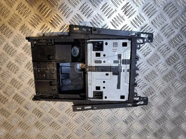 Cinzeiro dianteiro Mercedes-Benz E W212 OEM A2126804150 image 2