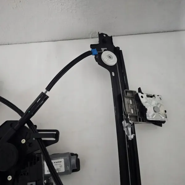 Tesla X Plaid vänster bakruta motor OEM 1614128-00-D image 4