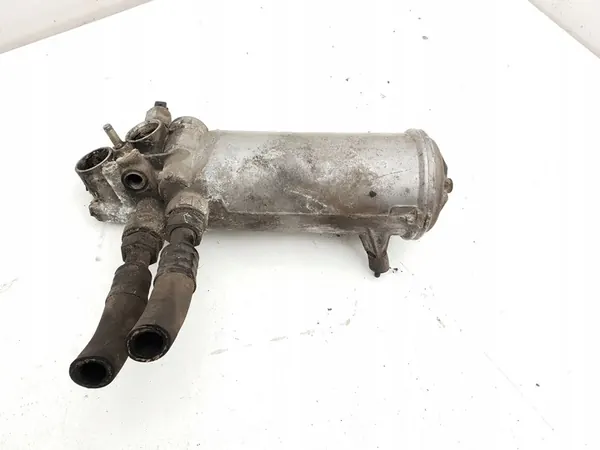 BMW 7 E32 1988 Oljefilterfäste image 2