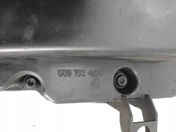 Tapa de válvulas OEM 03G103469M 03G103475D para VW Golf V image 3