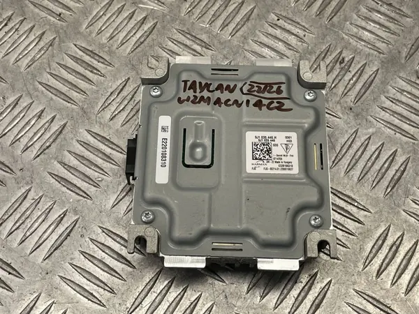 OEM 9J1035446H Porsche Taycan Audioversterker image 5