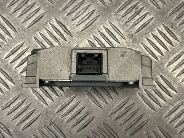 OEM 9J1035446H Porsche Taycan Audioversterker image 6