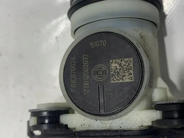 AdBlue-pumppu OEM F01C070035 Skoda Octavia IV:lle image 5