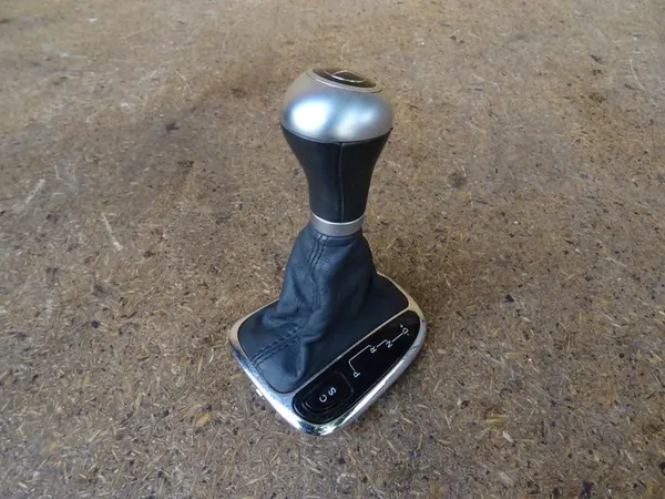 MERCEDES W203 CL203 CLC Automatic Gear Knob A2032672088 image 2