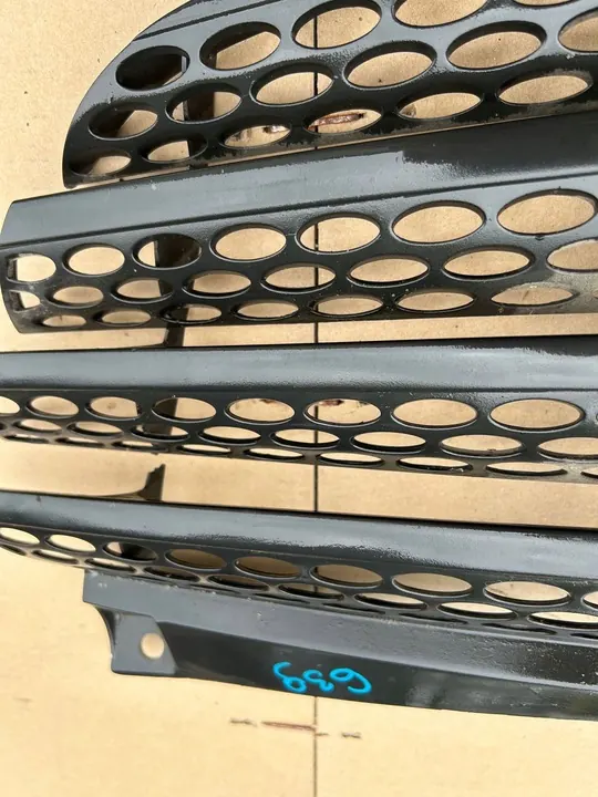Mercedes-Benz Vito Viano Grill A6398800185 image 2