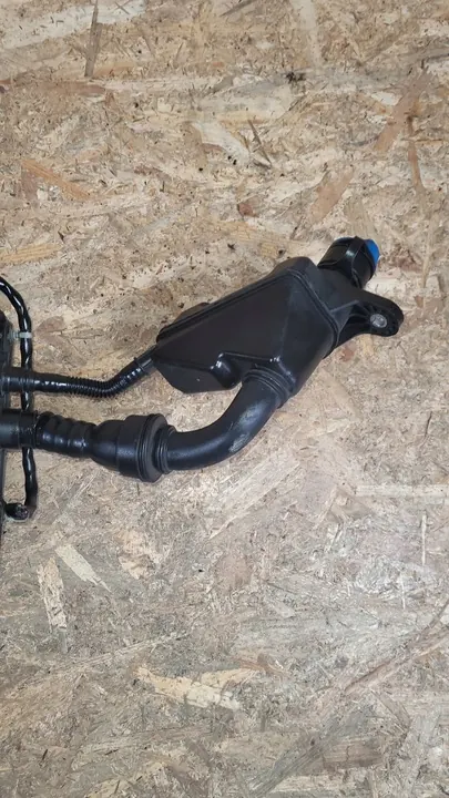 Réservoir de liquide AdBlue VOLVO XC60 II OEM 31405814 image 4