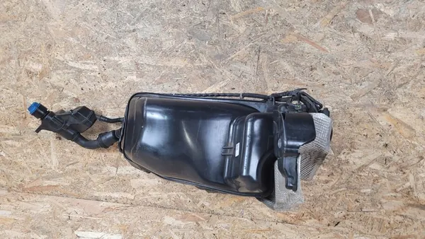 Réservoir de liquide AdBlue VOLVO XC60 II OEM 31405814 image 7