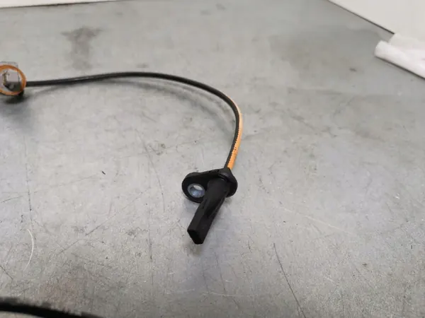Sensor ABS Subaru Trasero FBZ14853 - Pieza OE Usada image 4