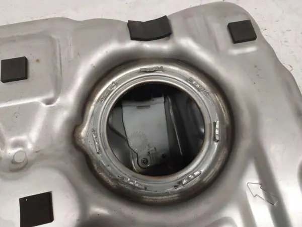 Tanque combustível BMW OEM 7488708 740e/530e image 3