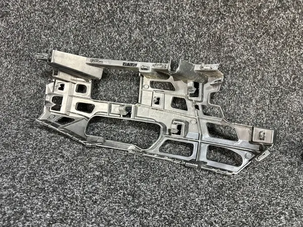 Supporto paraurti anteriore destro SKODA SUPERB III 3V0807056A image 5