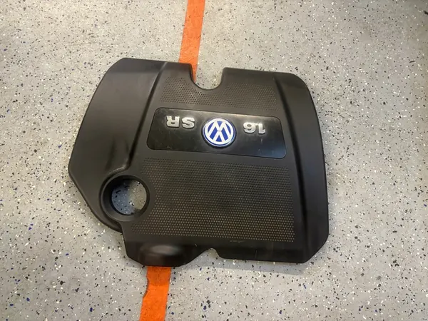 VW NEW BEETLE 1.6 Boven Motorcover 06A103925BC image 2