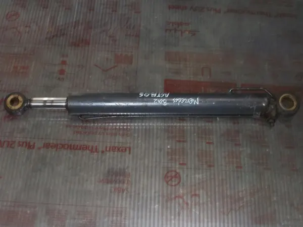 Cilindro de elevación cabina MB Actros OEM 0025538405 - Usado image 2