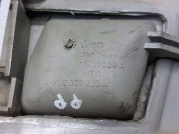 Rechter voorportierpaneelhandgreep Volkswagen Transporter T4 image 3