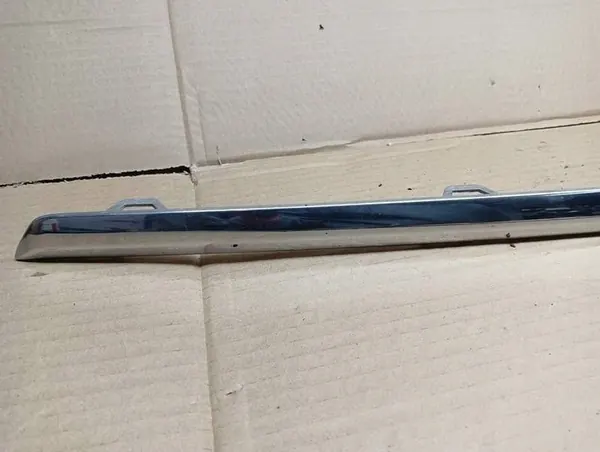 VW PASSAT B7 Combi Vasemman Takapuskuri Kromilista image 4