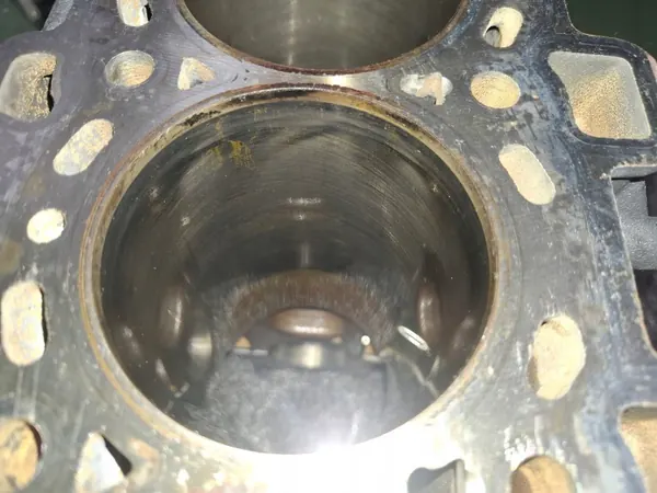 Bloco motor usado RENAULT OPEL NISSAN 1.6 Bi-Turbo image 9