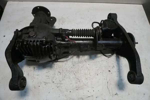 Mitsubishi Pajero III Front Differential 3.917 OEM MR548646 image 7