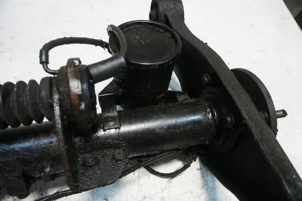 Mitsubishi Pajero III Front Differential 3.917 OEM MR548646 image 8