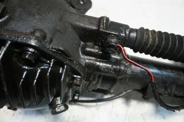 Mitsubishi Pajero III Front Differential 3.917 OEM MR548646 image 9