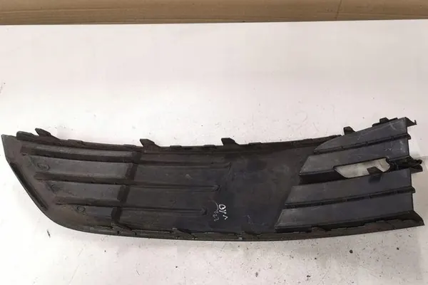 Griglia centrale paraurti SKODA FABIA III 2019 image 2