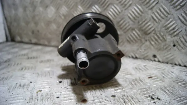 Dacia Sandero ohjauspumppu OEM 8200888505A image 4