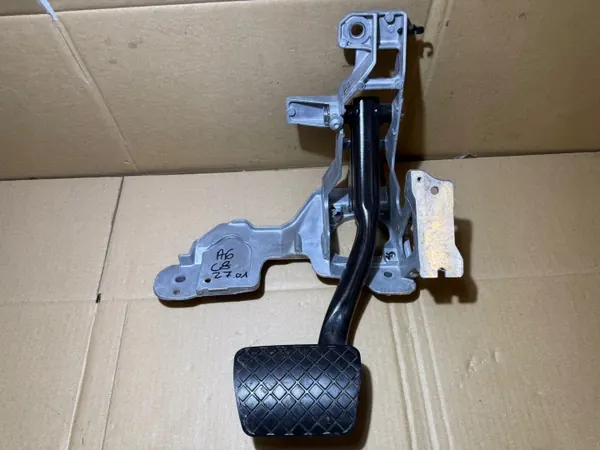 Soporte de pedal de freno Audi A6 C8 OEM 8W1723140B image 2