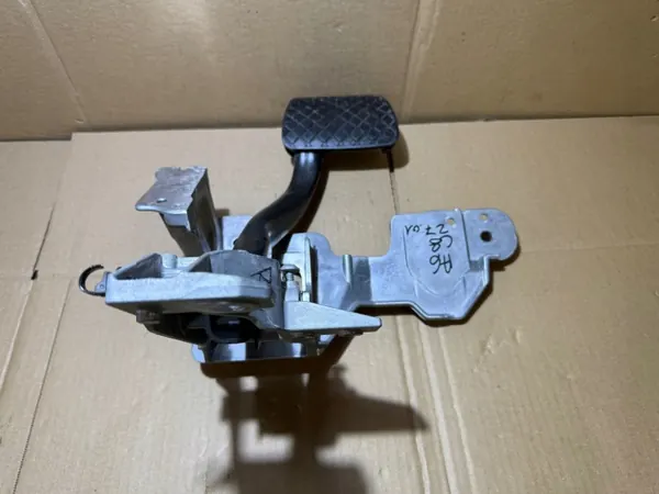 Soporte de pedal de freno Audi A6 C8 OEM 8W1723140B image 7