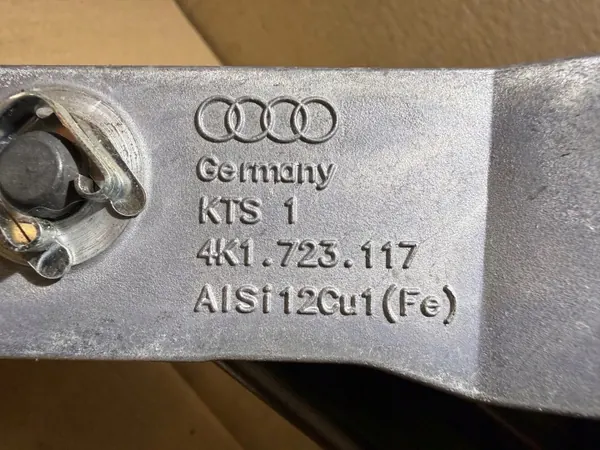 Soporte de pedal de freno Audi A6 C8 OEM 8W1723140B image 9