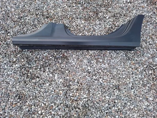 OEM 5E6809601D Vasen Taka Puskuripaneeli Skoda Octavia 4 image 2