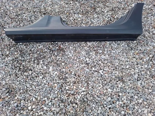 OEM 5E6809601D Vasen Taka Puskuripaneeli Skoda Octavia 4 image 3
