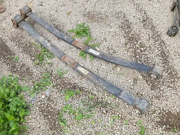 Mola traseira esquerda VW CRAFTER OEM 2N0511151R Usada image 3