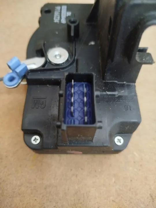 Vänster Bakdörrslås 905033916R Vivaro B Trafic III image 4