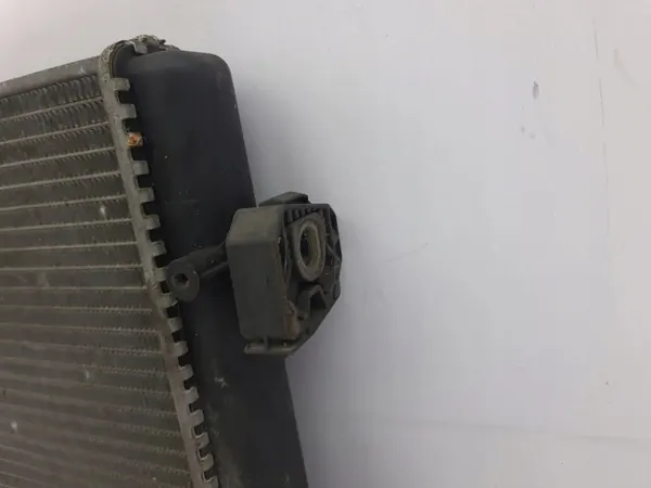 Refroidisseur d'eau d'occasion OEM AMD176585 Golf IV image 4