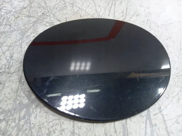 Tapa de combustible Mazda CX-30 OEM DFR542411 - Usado image 2