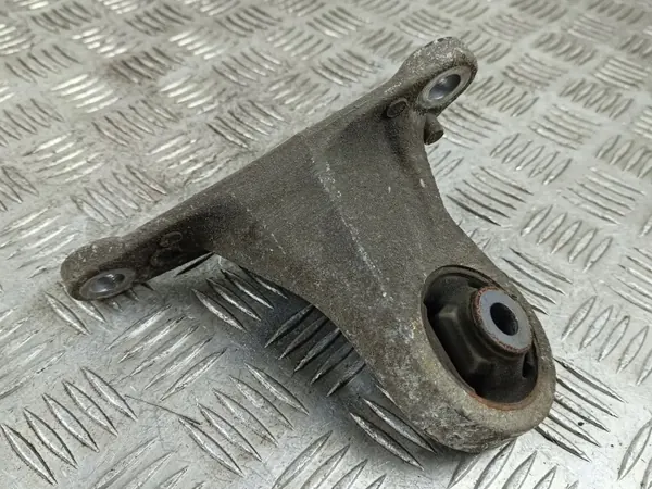 Mitsubishi OE FOB41055 Achterdifferentieelbevestiging image 3