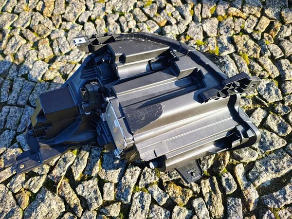 RENAULT CAPTUR II OIKEA ETULAMPPU FULL LED image 7