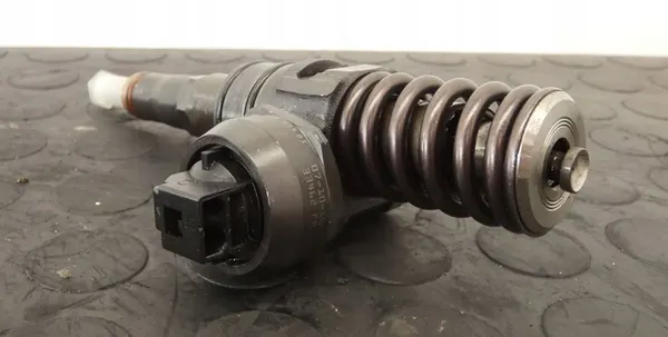 Iniettore VW PASSAT GOLF SEAT LEON 1.9 TDI 038130079BX image 2