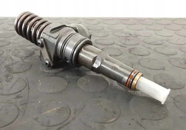 Iniettore VW PASSAT GOLF SEAT LEON 1.9 TDI 038130079BX image 4