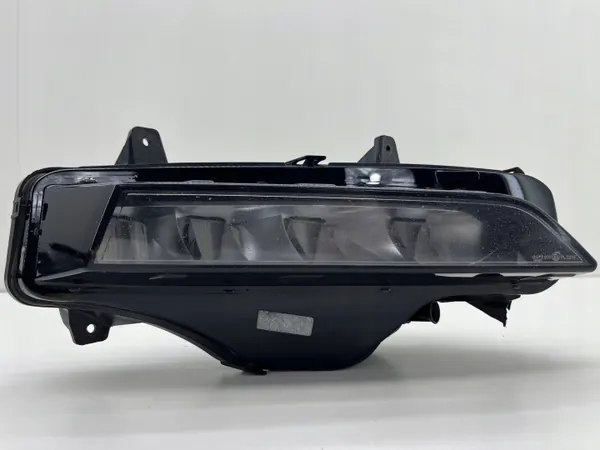 Skoda Octavia IV Halogenscheinwerfer Rechts Vorne 5E3941700 image 2