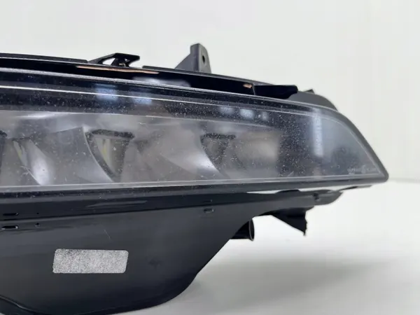 Skoda Octavia IV Halogenscheinwerfer Rechts Vorne 5E3941700 image 4