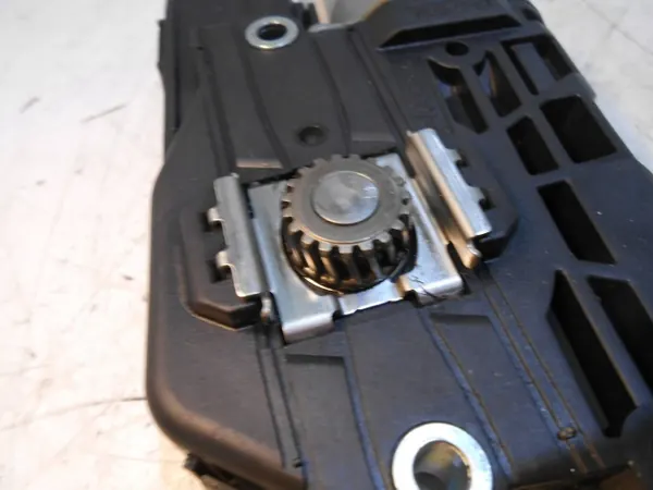 Moteur de toit ouvrant OEM 5TA877795 pour VW Polo 2G image 8