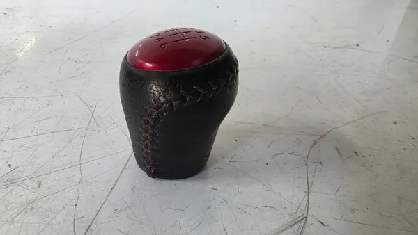 Pomo de mudanças OEM GAŁKA BIEGÓW NISSAN JUKE - Usado image 4