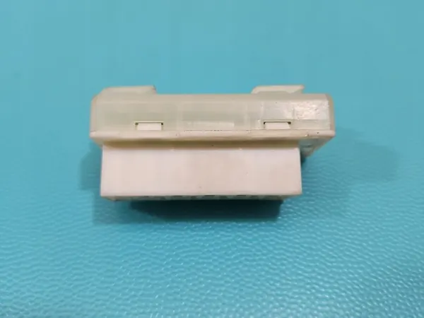Distribuidor Mercedes OEM A0009822112 Usado image 3