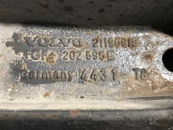 OEM 21196819 rechter airbag montagebeugel Volvo FH II image 4