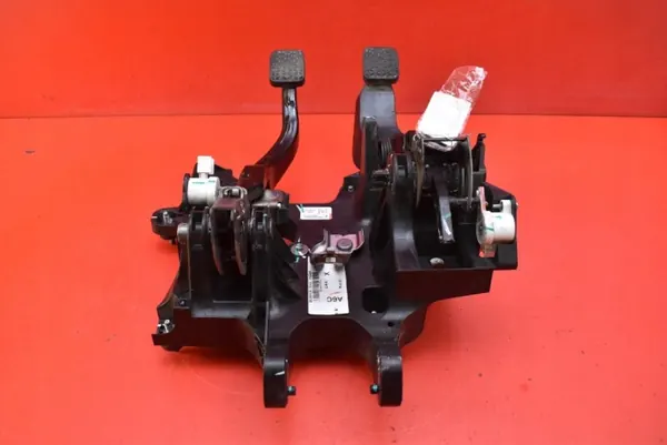 Kopplings- & Bromspedal OEM 42343855 för Opel Mokka image 3