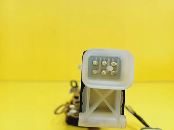 Serratura Porta Anteriore Destra Opel Corsa B 6 Pin 90493702 image 3